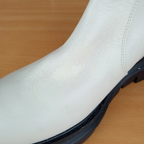 NWT Aquatalia 'Scilla' Weatherproof Genuine Leather Short Studded Chelsea Boots - Picture 4 of 13